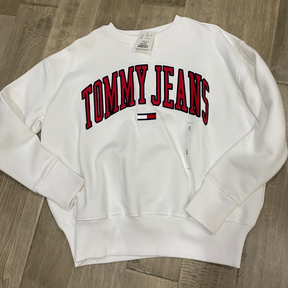 Tommy sweater